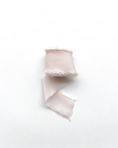Lazo de seda natural color rosa perlado