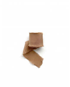 Lazo de seda color marrón caramelo