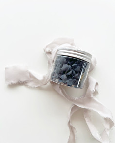 Bote con flores azul oscuro para decorar sellos